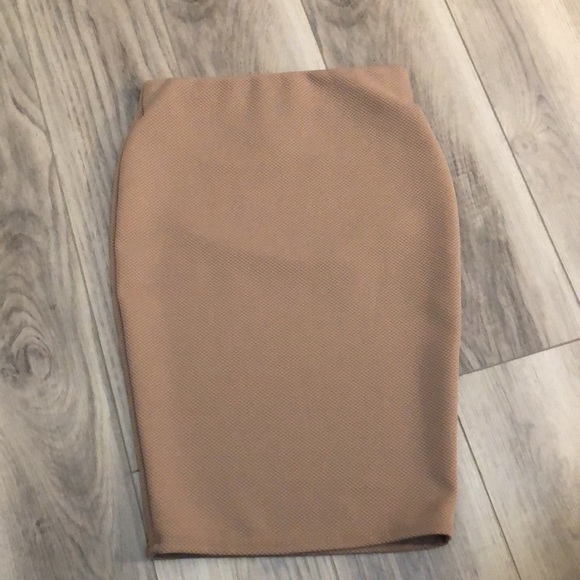 Neutral Pencil Skirt - Picture 5 of 6